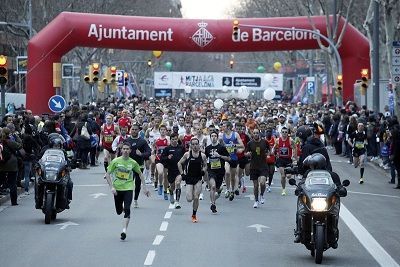 La Mitja marató barcelona con record de participación