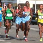 El keniano Salomon gana con autoridad el maratón de Sevilla