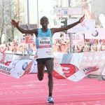 Kipchoge, excampeón mundial de 5.000, gana el maratón de Hamburgo