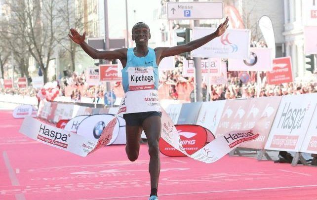 Kipchoge, excampeón mundial de 5.000, gana el maratón de Hamburgo